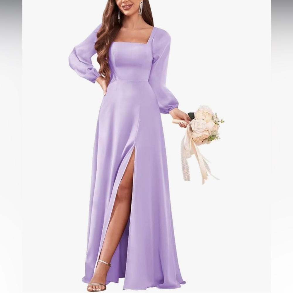 Lilac bridesmaid dress, brand new!!!! Size 6 … fits a small / medium